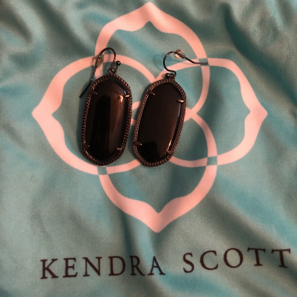 Kendra Scott Elle earrings